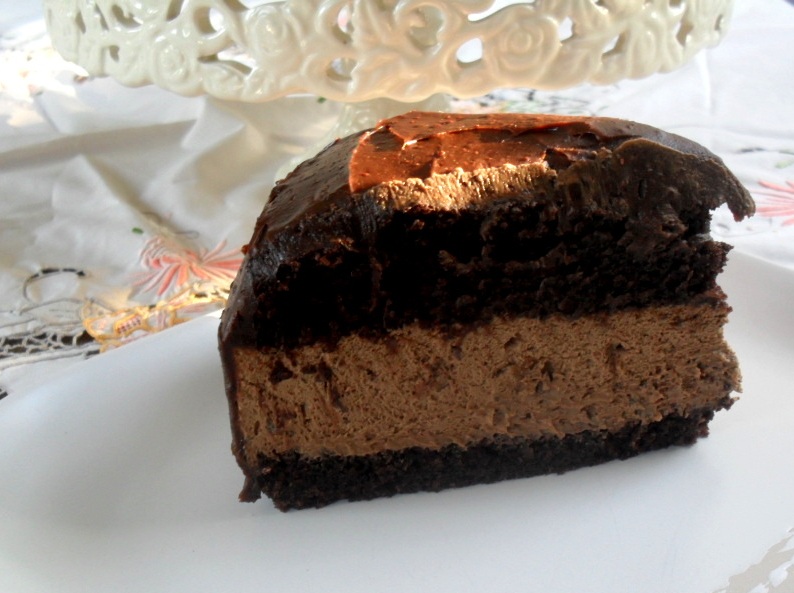 Slice of a chocolate mousse cakeRA>